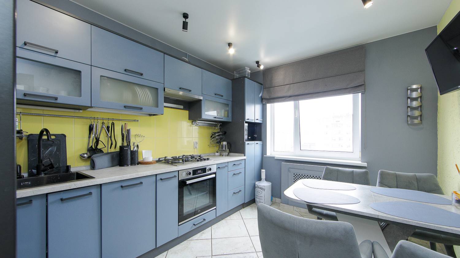 Обзор 2-х комнатной квартиры на ул. Согласия смотреть онлайн