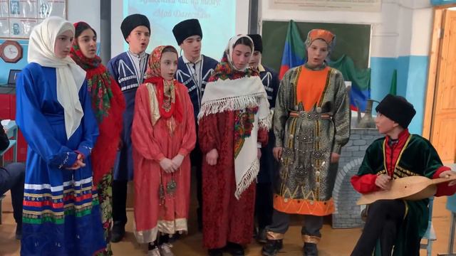 Гуро, гьит!инаб гьеч!о . В исполнении учащихся 8б класса смотреть онлайн