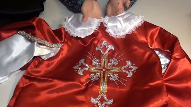 Карнавальный костюм красный Мушкетер. смотреть онлайн