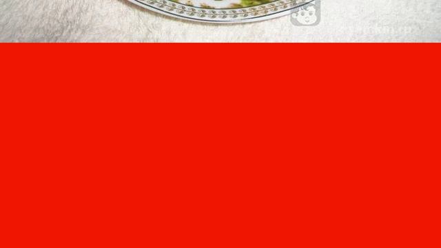 Coffee with milk, ice cream and cinnamon смотреть онлайн