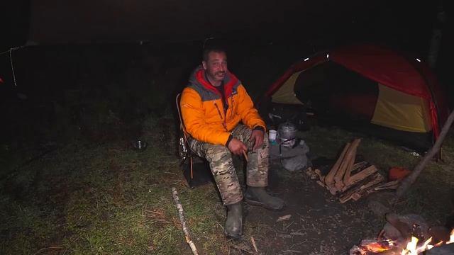 CAMPING in the RAIN and SNOW - Tent - FREEZING - Dog - ASMR смотреть онлайн