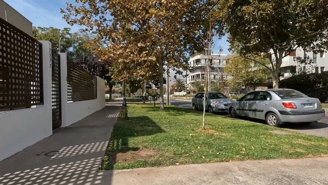 Plaza Dinamarca. Площадь Дании и детская площадка в Провиденсии. Сантьяго, Чили смотреть онлайн