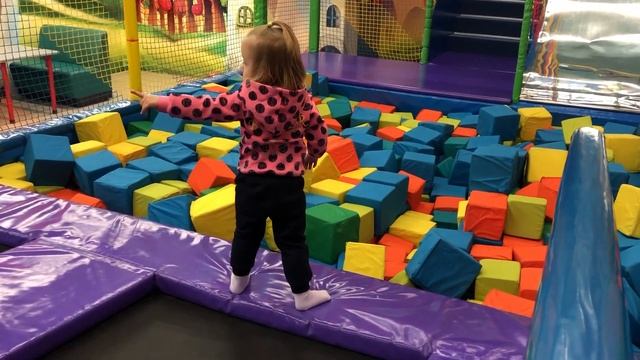 Игровой центр ГОРКИ БАТУТЫ КАЧЕЛИ / Парк развлечений / Fun Outdoor Playground for kids смотреть онлайн