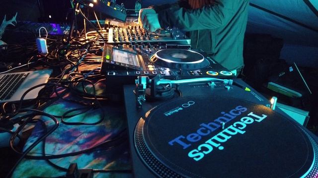 DJ Mix Deep House Vinyl Session - Breathe 284 Cut (mixed by Mārtiņš Goldbergs) смотреть онлайн