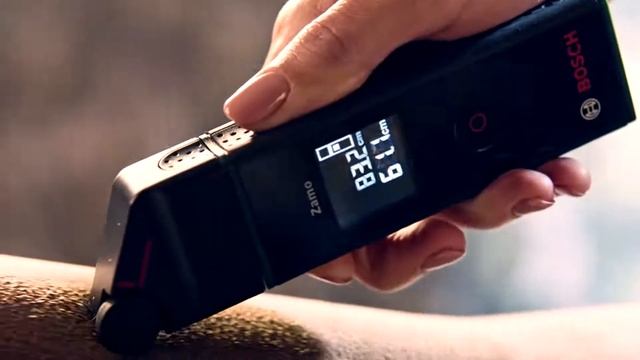Télémètre BOSCH Zamo et son adaptateur roulette смотреть онлайн