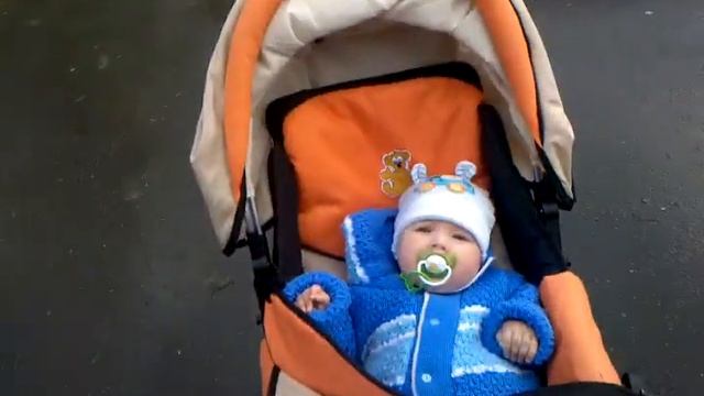 2011.05.28. Прогулка в коляске смотреть онлайн