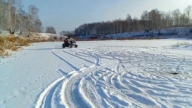 дрифт на льду на самодельном тракторе 8 скоростей смотреть онлайн
