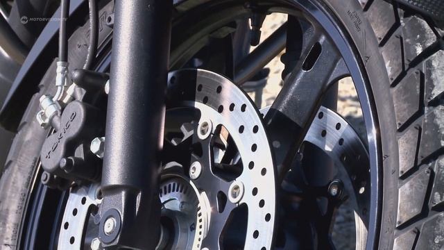 Suzuki V-Strom 650 | Something good made better | Motorvision International смотреть онлайн