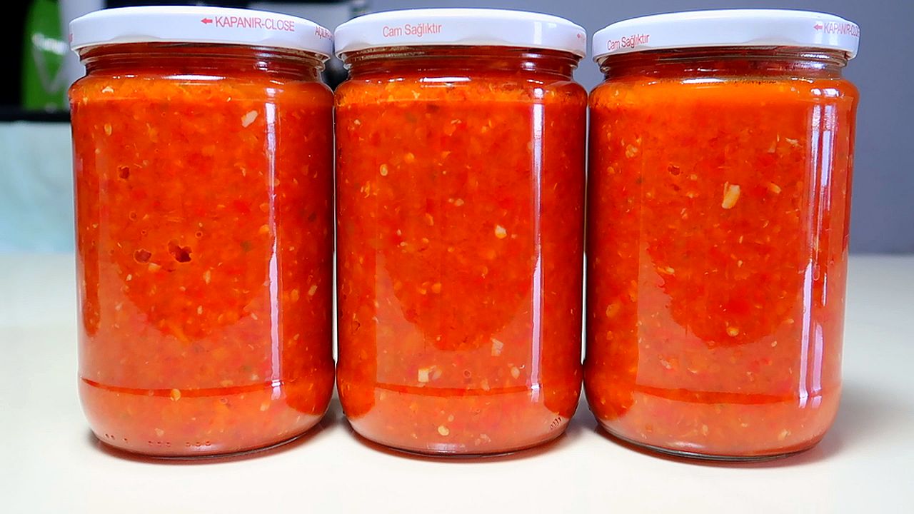 Самая вкусная АДЖИКА на зиму из кислых яблок. Попробуйте и ВАМ ПОНРАВИТСЯ! смотреть онлайн