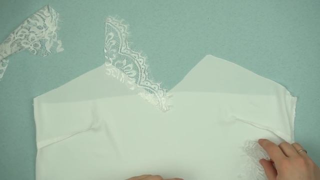 Как сшить домашнее платье с кружевом / Платье в бельевом стиле / Bespoked.ru смотреть онлайн