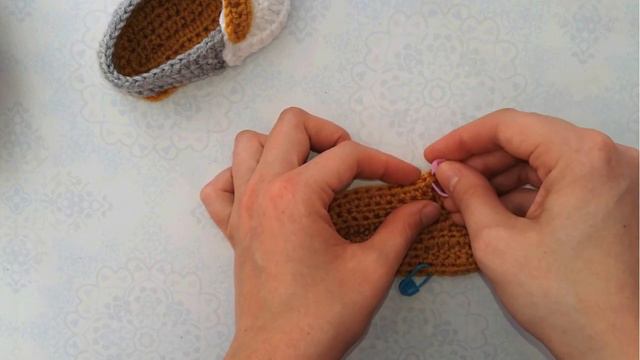 Beginner Baby Crochet Booties Tutorial | Free Crochet Pattern