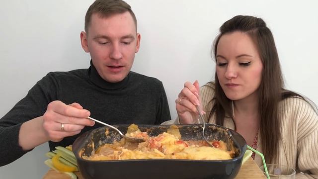 МУКБАНГ ЗАПЕКАНКА КАРТОФЕЛЬНАЯ С ФАРШЕМ СЛИВКАМИ СЫРОМ ответы навопросы MUKBANG POTATO CREAM CHEES смотреть онлайн