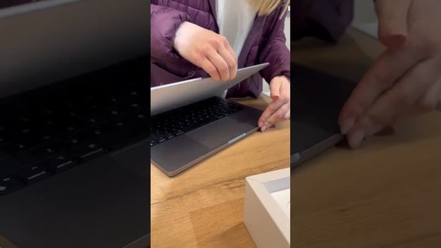 MacBook Pro 14, на чипе М2 Max?? смотреть онлайн