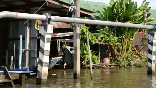 Прогулка по каналу от плавучего рынка Талин Чан в Бангкоке смотреть онлайн