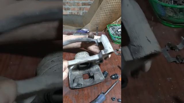 Собрать суппорт #тормоза#авто#ремонт#ремкомплектсуппортов#авто#ремонт смотреть онлайн