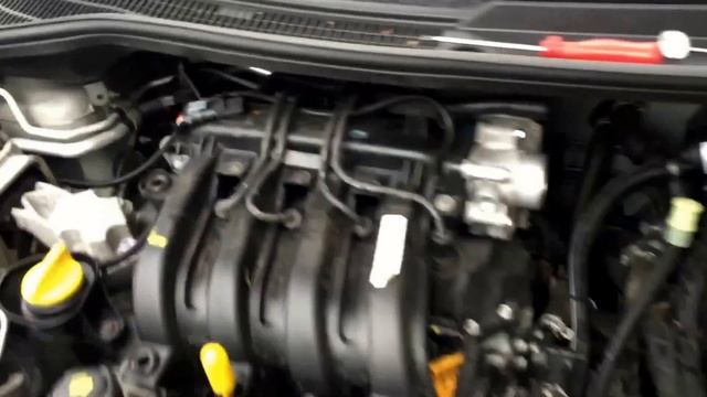 Engine Cover Replacement Airbox Disassemble Motorabdeckung abbauen Renault Twingo 2 1.2 LEV 16V смотреть онлайн