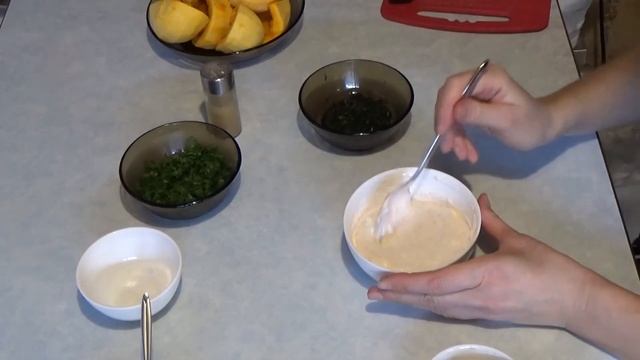 Сметанно чесночный соус для курицы макарон пиццы шаурмы рецепт со сметаной и чесноком смотреть онлайн