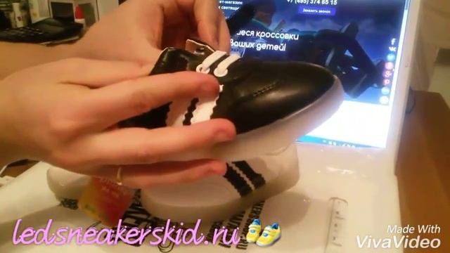 Обзор детских светящихся кроссовок "Di Minic" смотреть онлайн