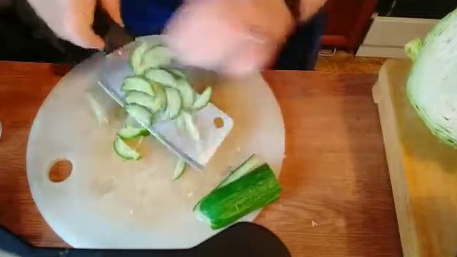 салат из капусты с икрой минтая смотреть онлайн