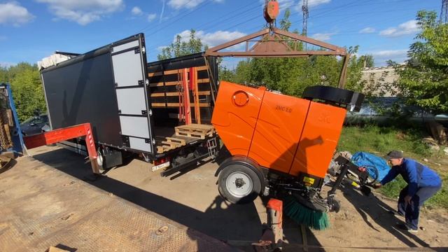 Вакуумная подметально-уборочная машина Pronar ZMC 2.0 на отгрузке пылесос для уборки автодороги