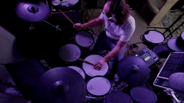 Jazz 2 - SD3 - Toontrack - Roland TD50x - HZ1 - Ample Acoustic Bass смотреть онлайн