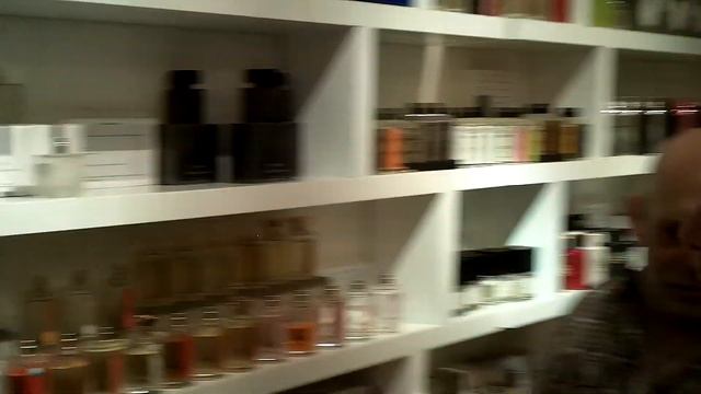 Twisted Lily fragrance boutique (tour around store) смотреть онлайн