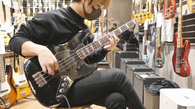 Fender Custom Shop | 2022 Limited Edition Custom Jazz Bass Heavy Relic Aged Black смотреть онлайн