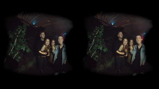 Going Through The Stranger Things Haunted House in VR 180 | Madelaine Petsch смотреть онлайн