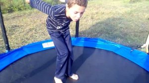 Пять самых лёгких трюков на батуте