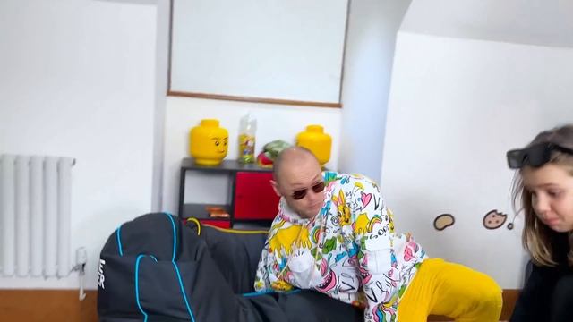 Шпионим за Максом