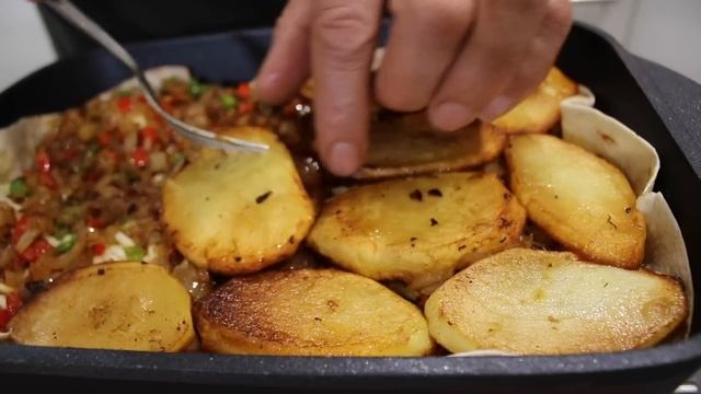 Этот мясной деликатес заставит вас готовить его каждый день!ВКУСНО И СОЧЖНО смотреть онлайн