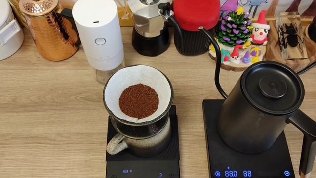 Entry Level Electric Rechargeable Mini Coffee Grinder смотреть онлайн