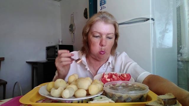 Мукбанг # Сельдь с картошкой? смотреть онлайн