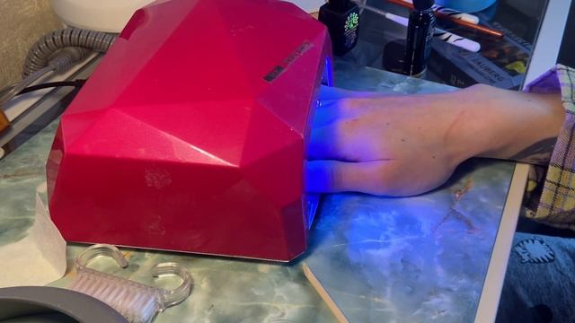 Наращиваю ногти сама себе ?? смотреть онлайн