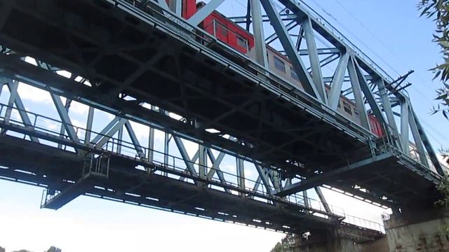 Электропоезд ЭР2Т мост через реку Нара(Перегон Нара-Латышская, Наро-Фоминск)лето 2014 смотреть онлайн
