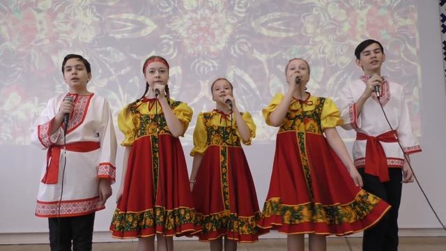 МБОУ СШ №3 Нардная песня Старый дед задумал на другой жениться Вокальный ансамбль Школьные истории смотреть онлайн
