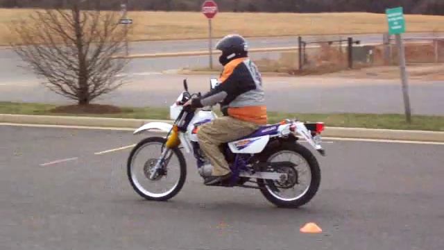 96 Suzuki Dr 200 SE on the Virginia DMV skills test смотреть онлайн