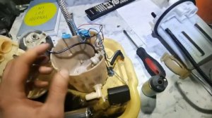 Тойота Филдер. Замена топливного фильтра и насоса.