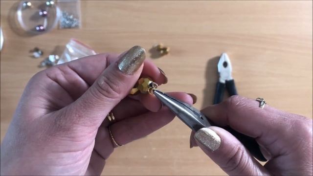 Easy DIY Ribbon Bookmarks смотреть онлайн