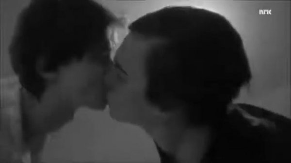 Chase Atlantic - swim (SKAM)