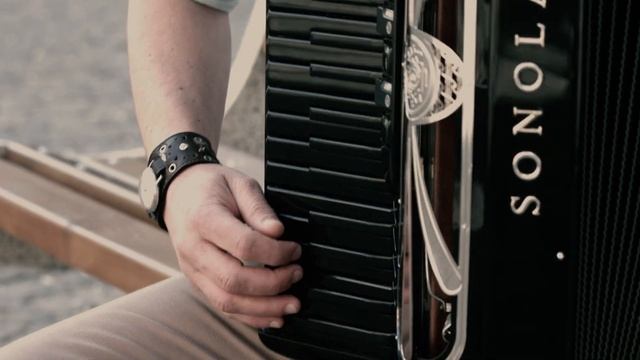 GROOVEtango by Misha Grossu feat SkH | official video смотреть онлайн