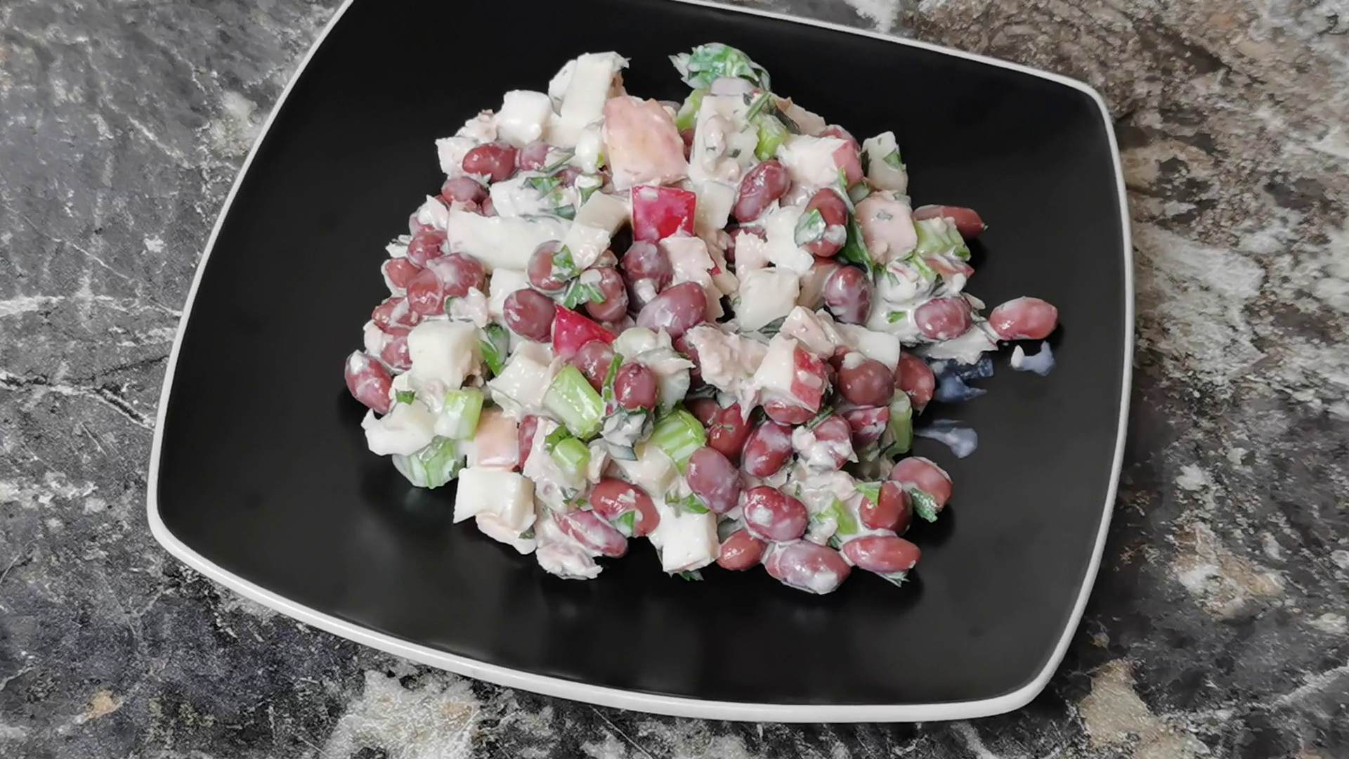 Уж очень вкусный и простой в приготовлении салат,который съедается за минуту (по крайней мере у нас) смотреть онлайн