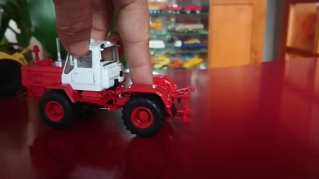 1/43 Tractors: LKT-80, T-150K, K-701