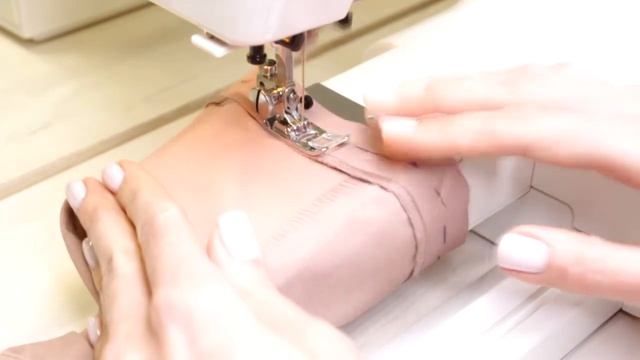 ПОДГИБ БРЮК НА ШВЕЙНОЙ МАШИНЕ САМОСТОЯТЕЛЬНО смотреть онлайн