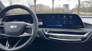 Cadillac LYRIQ 2024 — первый электрический премиум от Кадиллака. Не смог зарядить автомобиль.