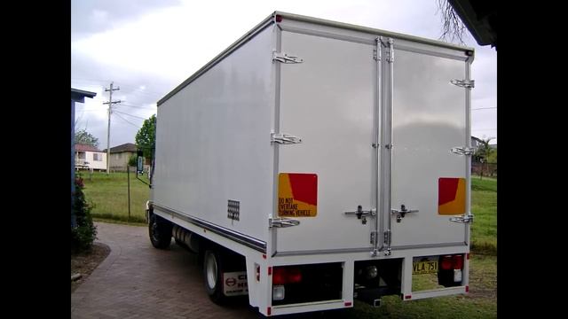 1 hour of Truck backing up sound beep смотреть онлайн
