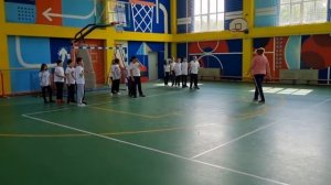 Урок физкультуры, по теме «Обзор и демонстрация подвижных игр» в 6 классе