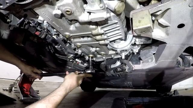 Ferrari F430 Changing Engine & Transmission Oil, round 2 смотреть онлайн