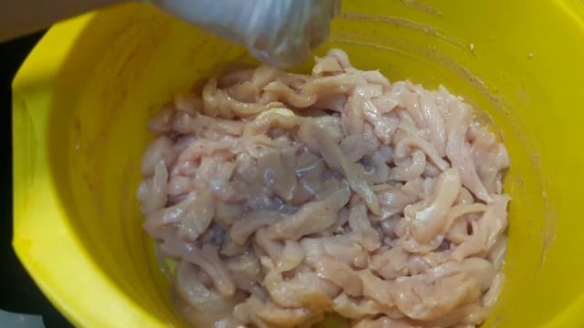 Как замариновать курицу (кусочками) для гриля, куриное филе для гуляша? Сочно. Быстро. Понятно! смотреть онлайн