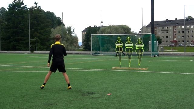 RECREATING FREE KICKS WE SCORE IN A VIDEO GAME смотреть онлайн